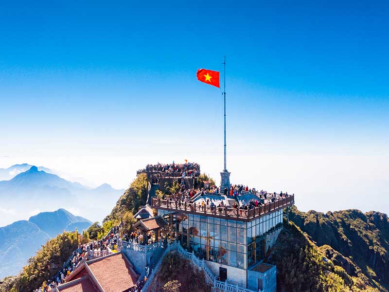 Sapa 3 Days 2 Nights by Bus – Fansipan Peak + Ethnic Villages Trek onboard