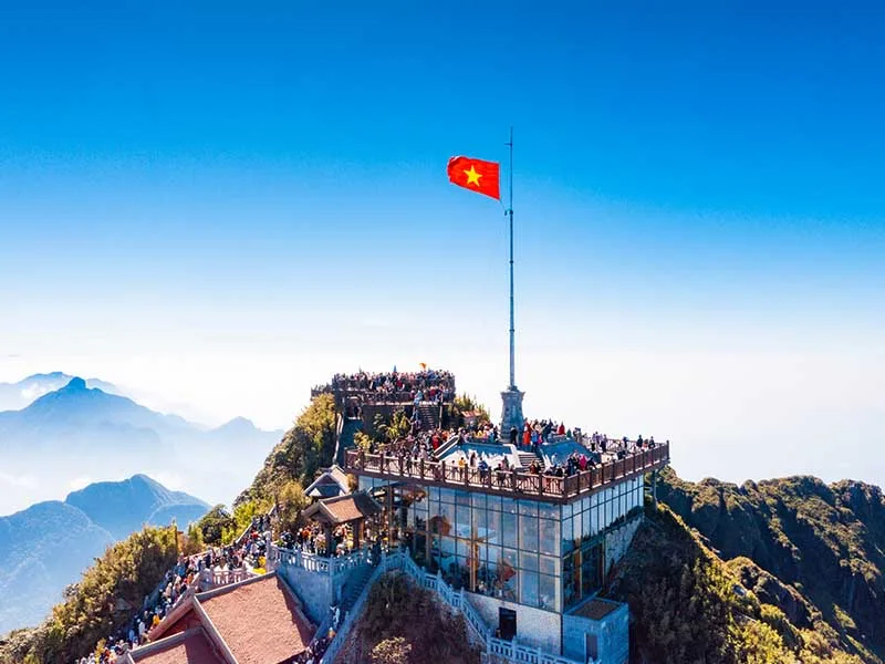 Sapa 3 Days 2 Nights by Bus – Fansipan Peak + Ethnic Villages Trek onboard