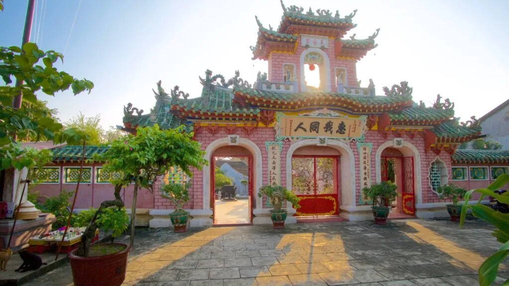 Magic of Hoi An – City Walking Tour & Lantern Boat Experience onboard