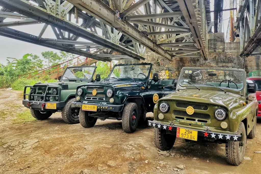 Hanoi Jeep Tour – Street Food, Train Street & Hidden Alleys