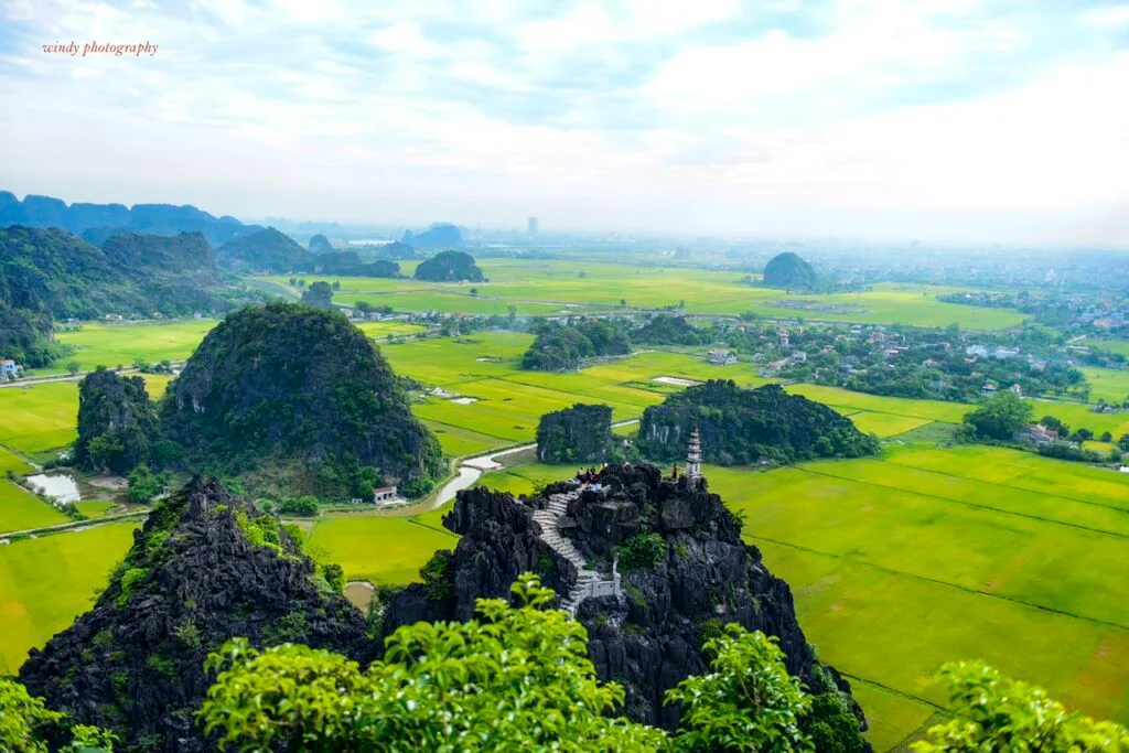 Ninh Binh Discovery Day – Nature, Culture & Scenic Boat Journey