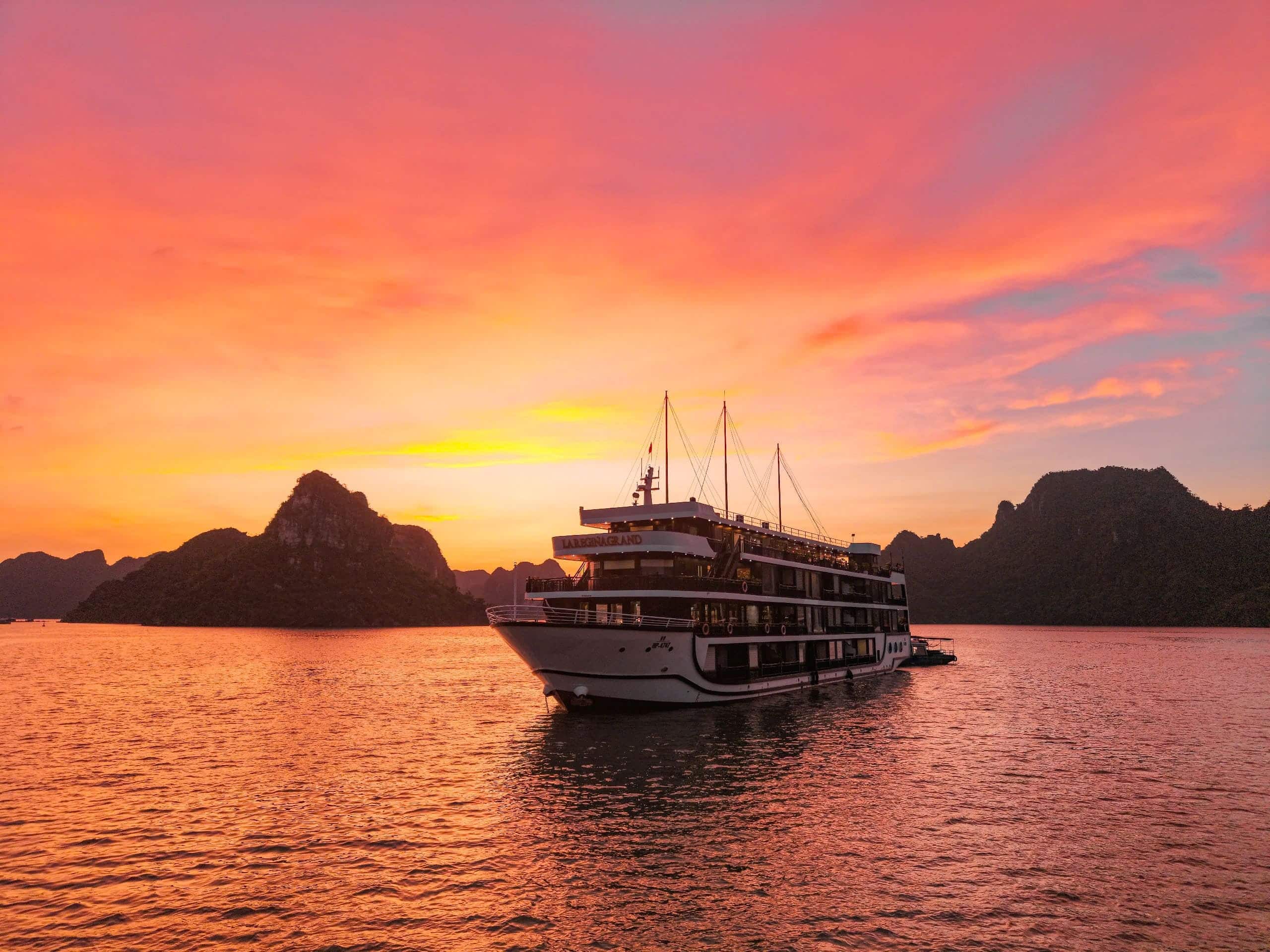 Best luxury cruise Halong Bay Vietnam sunset