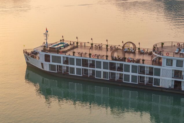 Indochine Grand Halong Bay - photo 1