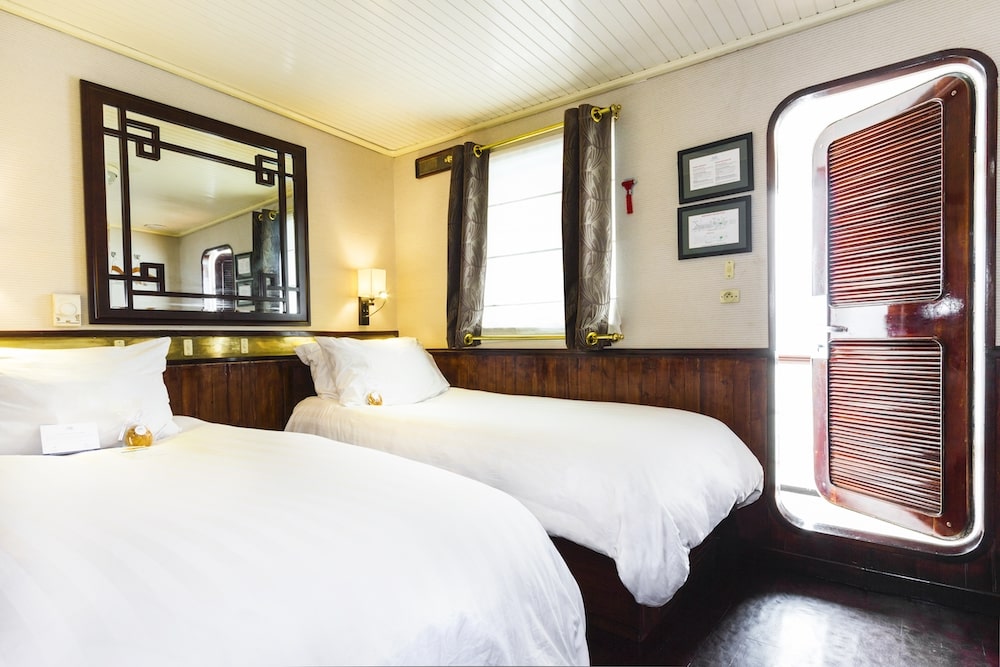 Emeraude Cruise 2 Days/1 Night cabin
