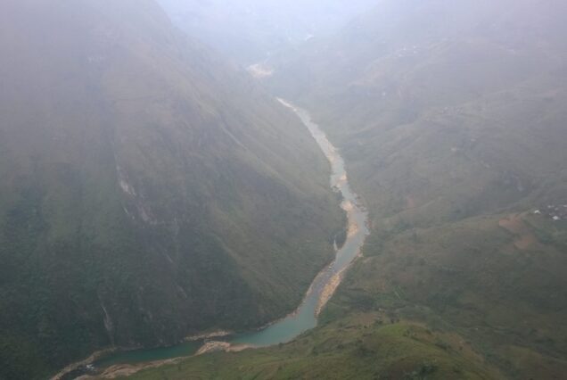 The Nho Que river winding below the Ma Pi Leng pass