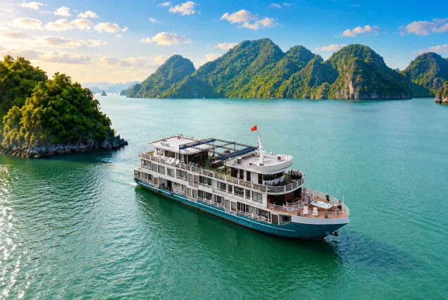 Aqua Legend Cruise
