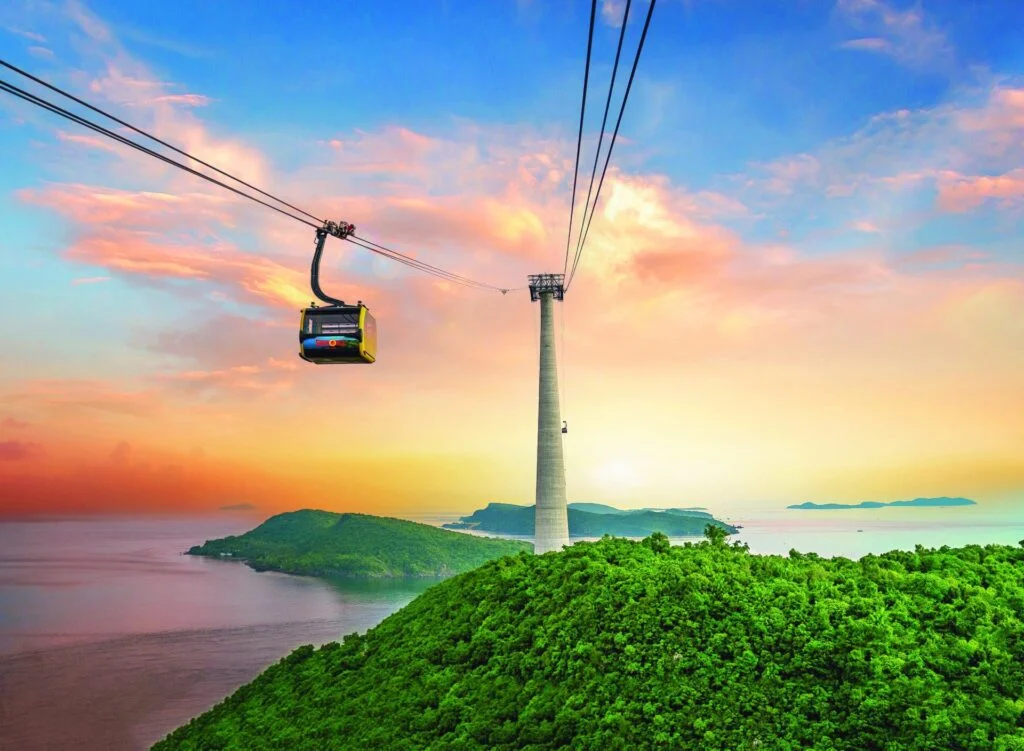 Phu Quoc 4 Islands Shared Speedboat Tour with Hon Thom Cable Car and Lunch