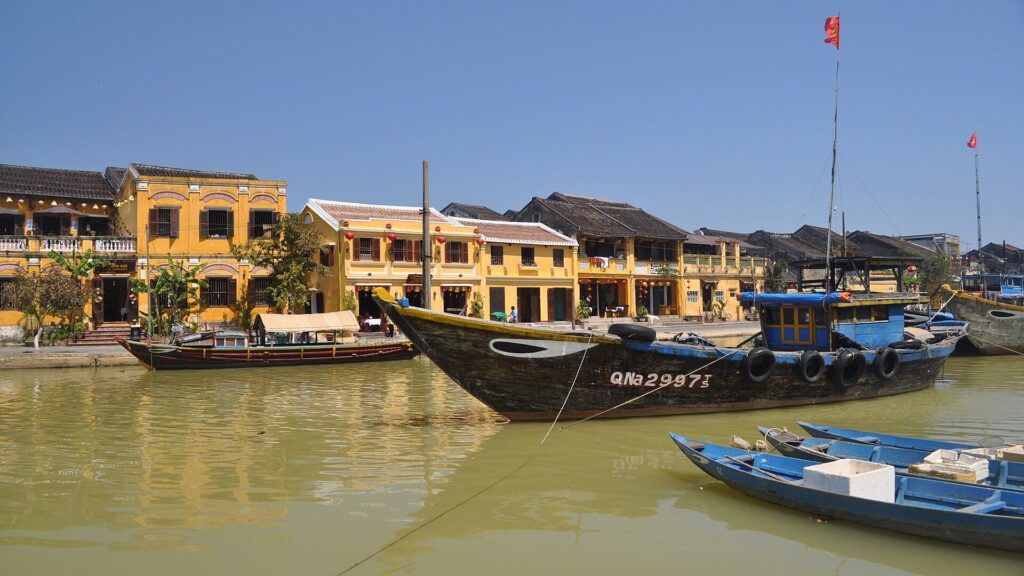 Hoi An in Ao Dai with Lantern Making Workshop, Private Tour