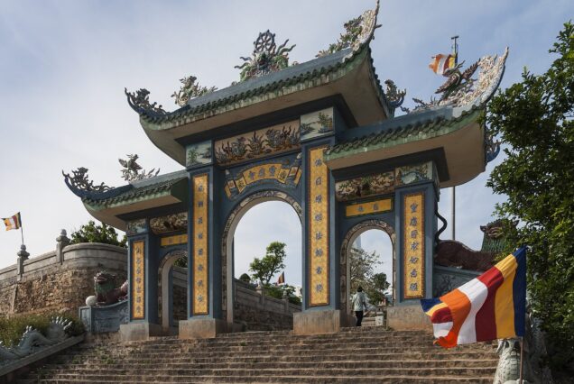 Son Tra Peninsula, Da Nang, Vietnam: Gate to Linh Ung Pagoda