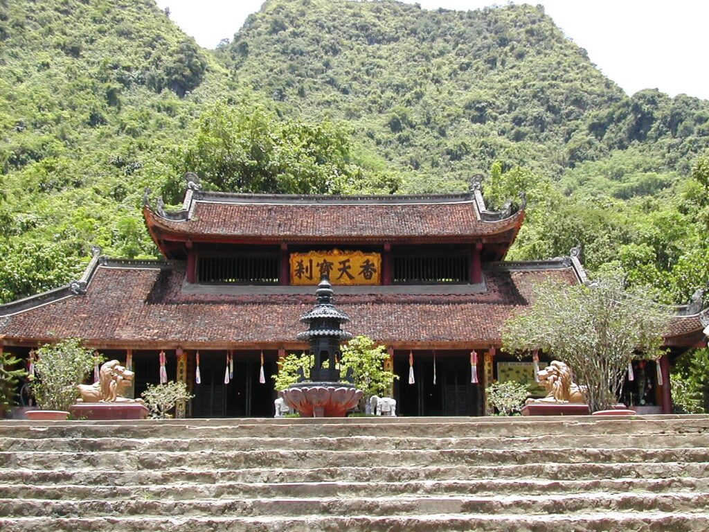 Perfume Pagoda Private Day Tour from Hanoi