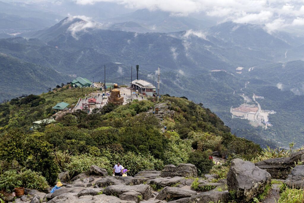Yen Tu Mountain Private Day Tour from Hanoi